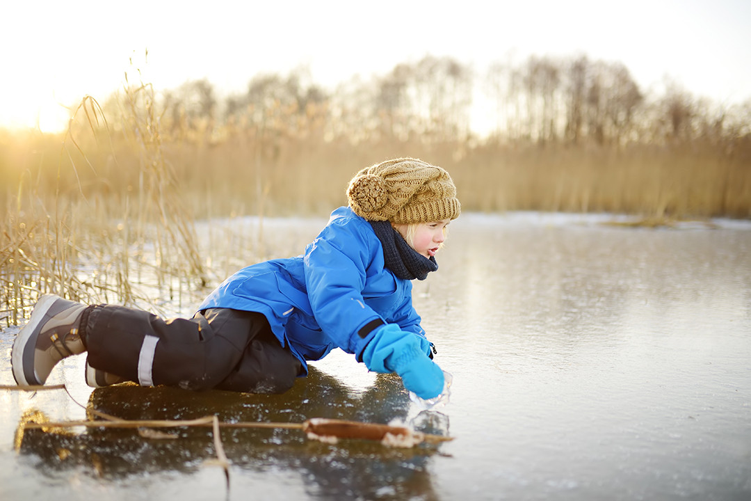 Ako obliekať deti v zime? Praktické tipy pre výber zimného oblečenia
